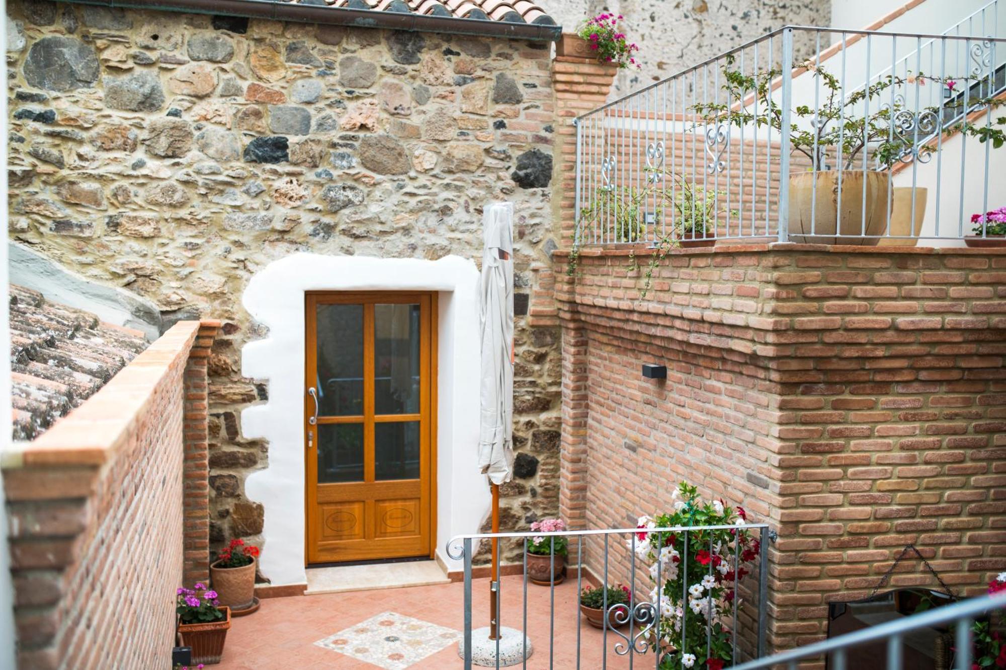 Domo Incantos Galtelli Exterior photo